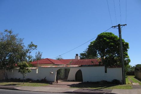 Photo of property in 11 Sylvan Park Avenue, Milford, Auckland, 0620