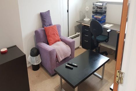 Photo of property in 20-22 Sievers Grove, Cannons Creek, Porirua, 5024