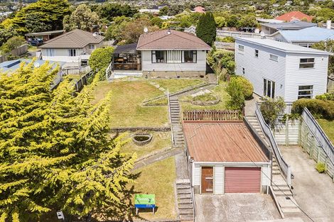 Photo of property in 4 Hillary Street, Tawa, Wellington, 5028
