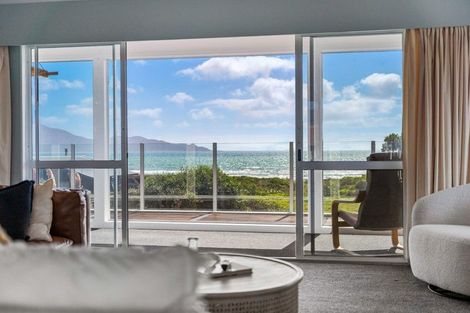Photo of property in 8 Ara Kuaka, Waikanae Beach, Waikanae, 5036