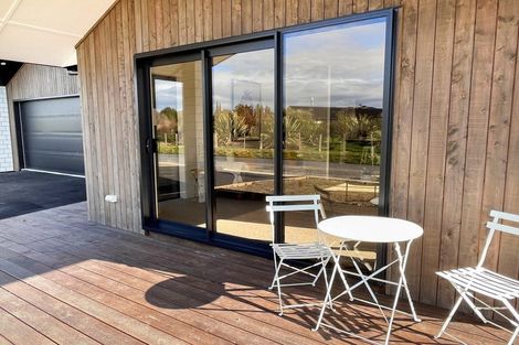 Photo of property in 44 Constitution Avenue, Milton, 9220