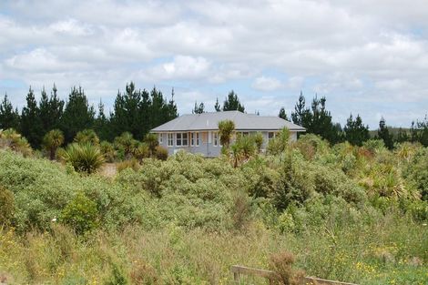 Photo of property in 960a Oneriri Road, Kaiwaka, 0573