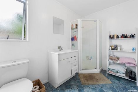 Photo of property in 53 Beaubank Road, Kelston, Auckland, 0602