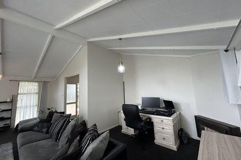 Photo of property in 3 Escort Grove, Awapuni, Palmerston North, 4412