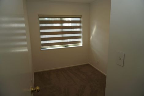 Photo of property in 1/70 Uxbridge Road, Mellons Bay, Auckland, 2014