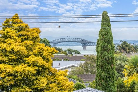 Photo of property in 2/2 Wesley Street, Devonport, Auckland, 0624