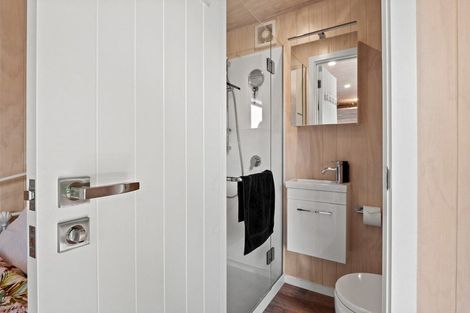 Photo of property in 25 Oregon Drive, Kelvin Heights, Queenstown, 9300