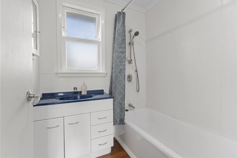 Photo of property in 9 Ngaire Street, Longburn, Palmerston North, 4412