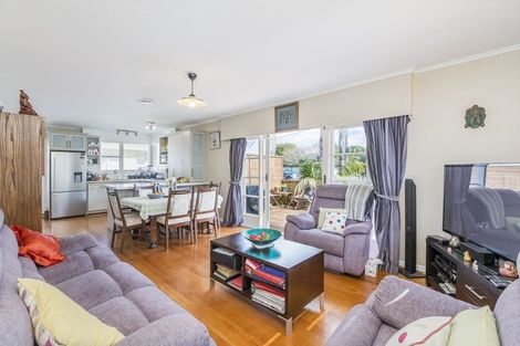 Photo of property in 5a Melanie Place, Orewa, 0931