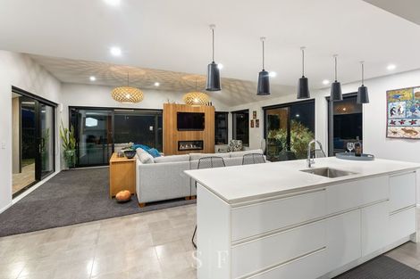 Photo of property in 14 Ferndale Drive, Waikanae, 5036