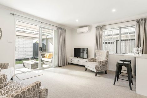 Photo of property in 15 Crest Way, Papamoa, 3118