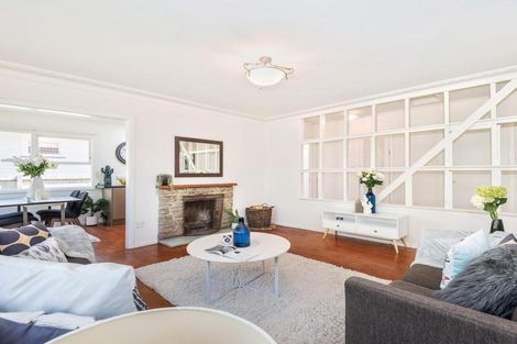 Photo of property in 6 Gill Avenue, Te Atatu Peninsula, Auckland, 0610