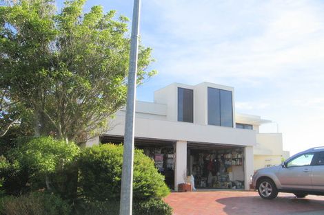 Photo of property in 46 Molyneux Close, Whitby, Porirua, 5024