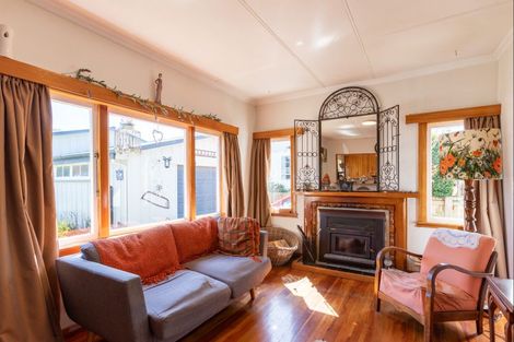 Photo of property in 34 Queen Street, Dannevirke, 4930