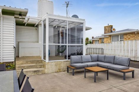 Photo of property in 9 Mccarthy Street, Hawera, 4610