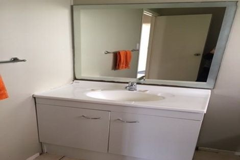 Photo of property in 10 Dakota Avenue, Beach Haven, Auckland, 0626