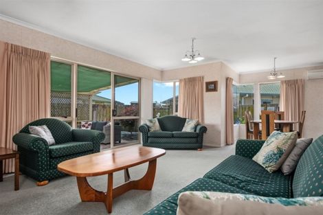 Photo of property in 6 Sequoia Grove, Mount Maunganui, 3116