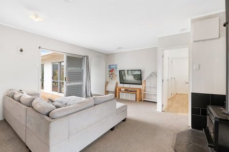 Photo of property in 50 Awaroa Road, Helensville, 0800