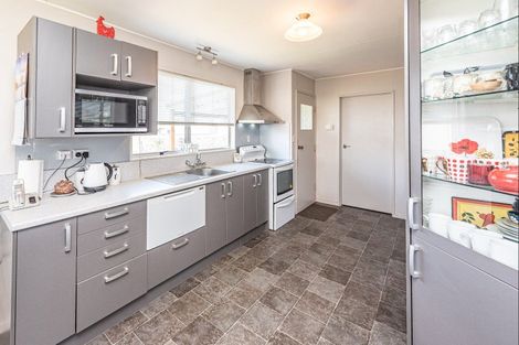 Photo of property in 1a Mosston Road, Castlecliff, Whanganui, 4501