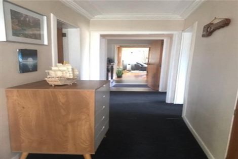 Photo of property in 21 Montana Avenue, Murrays Bay, Auckland, 0630