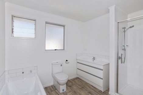 Photo of property in 30a Birdwood Road, Swanson, Auckland, 0612