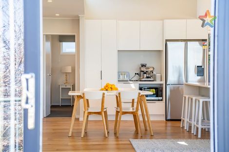 Photo of property in 24 Magnolia Grove, Maungaraki, Lower Hutt, 5010