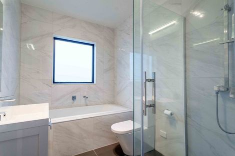 Photo of property in 2 Darley Way, Papakura, 2110