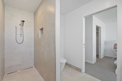 Photo of property in 8 Te Taniwha Road, One Tree Point, 0118