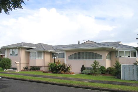 Photo of property in 2 Camwell Close, Bucklands Beach, Auckland, 2012