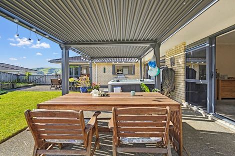 Photo of property in 40 Te Kauri Place, Helensville, 0800