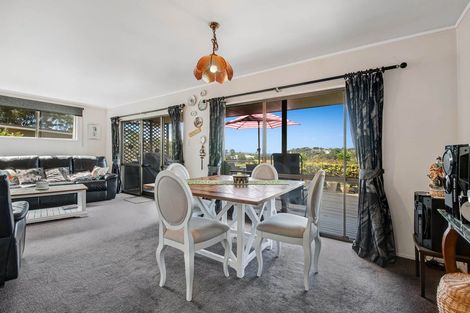 Photo of property in 18 Rimu Road, Stanmore Bay, Whangaparaoa, 0932