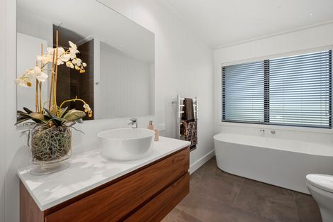 Photo of property in 32 The Fairways, Kinloch, Taupo, 3377