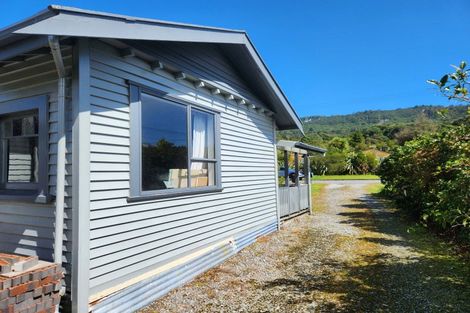 Photo of property in 678 Seven Mile Road, Runanga, 7803