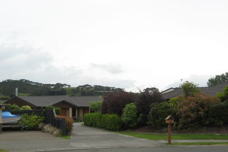 Photo of property in 14 Grassfield Place, Waimauku, 0812