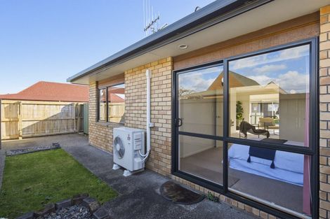 Photo of property in Rangeview Villas, 9/9 Fuller Close, Levin, 5510
