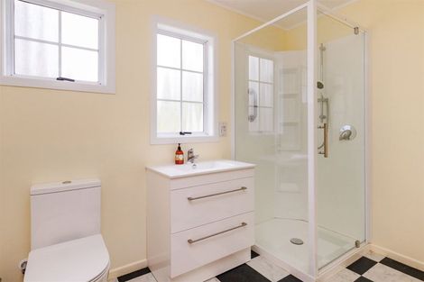 Photo of property in 7 Feltham Street, Hunterville, 4730