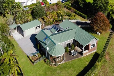 Photo of property in 62e Poplar Grove, Whalers Gate, New Plymouth, 4310