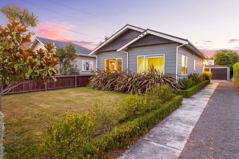 Photo of property in 27 Somerfield Street, Somerfield, Christchurch, 8024