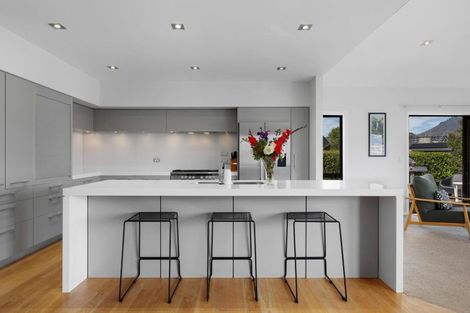 Photo of property in 4 Kinross Lane, Jacks Point, Queenstown, 9371