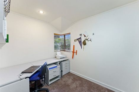 Photo of property in 31 Rosebank Grove, Waikanae, 5036