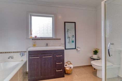 Photo of property in 76 Napier Road, Havelock North, 4130