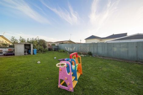 Photo of property in 25 Milmoe Street, Hawera, 4610