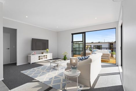 Photo of property in 22 Kuku Avenue, Red Beach, 0932