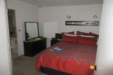 Photo of property in 5 Arthur Grove, Waikanae, 5036