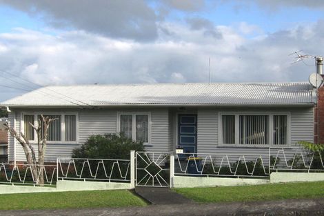 Photo of property in 53 Woodford Avenue, Henderson, Auckland, 0610