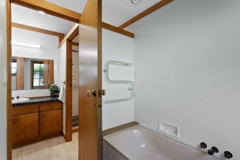 Photo of property in 1/126 Carlisle Road, Browns Bay, Auckland, 0632