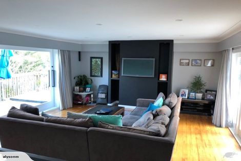 Photo of property in 66 Heathcote Road, Castor Bay, Auckland, 0620