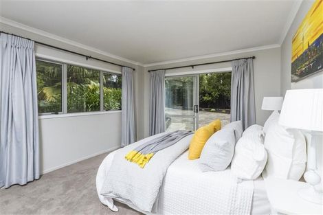 Photo of property in 271 East Coast Road, Mairangi Bay, Auckland, 0630