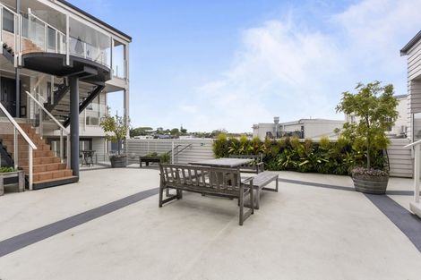 Photo of property in 13/5 Cook Street, Howick, Auckland, 2014