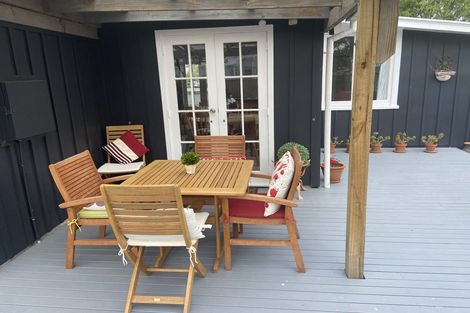 Photo of property in 12a Oxford Street, Martinborough, 5711